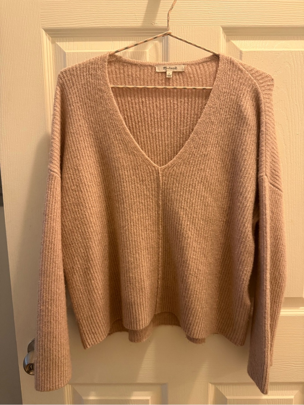 Madewell Ribbed V-Neck Sweater in Soft Blush Pink